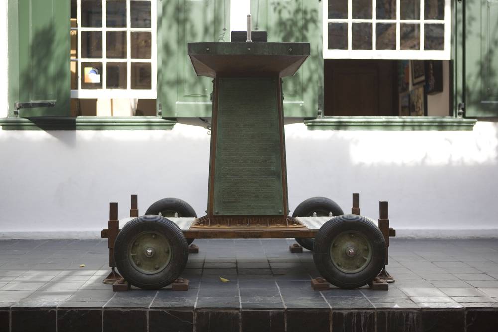 Arm-Wrestling Podium, 2007 - Johann van der Schijff